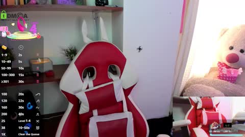 Lisa Hyga online show from 10-24-25, 09:11