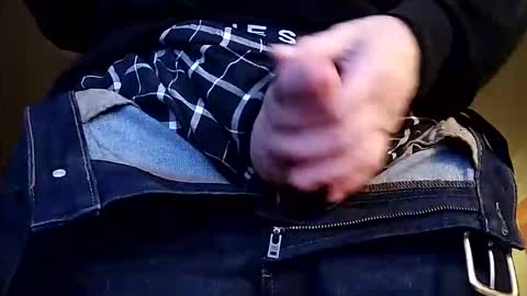 Iminyourroom online show from 10-15-25, 07:41