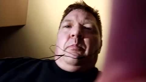 Iminyourroom online show from 10-28-25, 01:09