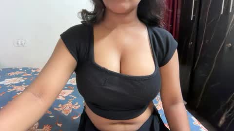 Snapshot of imlovelyrose chatting on 06-28-26, 12:22 ROSE online show from 06-28-26, 12:22
