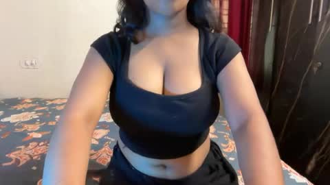 Snapshot of imlovelyrose chatting on 07-07-26, 08:51 ROSE online show from 07-07-26, 08:51