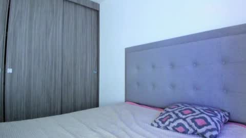 mia ---------  COL TIME online show from 02-03-25, 01:30