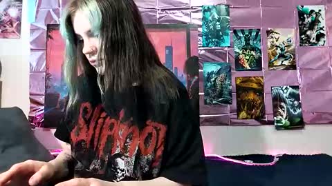 Sam and Jen online show from 11-21-25, 09:52