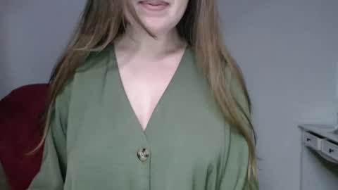 Snapshot of immouss chatting on 02-18-26, 11:01 Pola online show from 02-18-26, 11:01