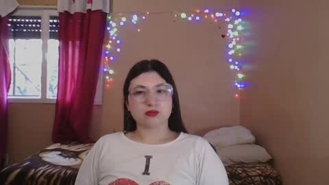 Snapshot of imsohornydacom chatting on 06-07-26, 05:27 Florencia online show from 06-07-26, 05:27