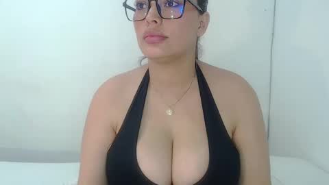 Snapshot of imsweetlips chatting on 09-19-25, 08:20 imsweetlips online show from 09-19-25, 08:20