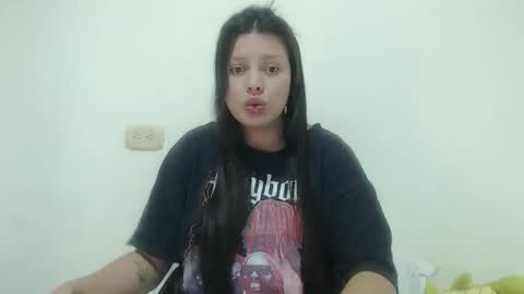 Snapshot of imsweetlips chatting on 10-19-25, 09:26 imsweetlips online show from 10-19-25, 09:26