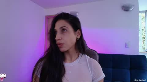 Snapshot of imtaylor__ chatting on 01-18-26, 09:51 TAYLOR online show from 01-18-26, 09:51