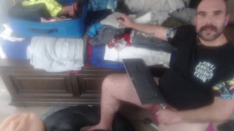 I use to be imeverythingandnothing online show from 12-05-24, 08:00