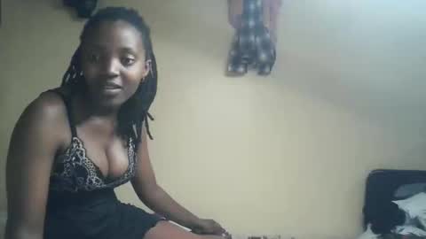 Snapshot of imyour_girl chatting on 10-10-25, 10:47 Im sonny online show from 10-10-25, 10:47