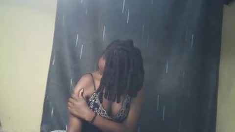 Snapshot of imyour_girl chatting on 11-18-25, 06:34 Im sonny online show from 11-18-25, 06:34