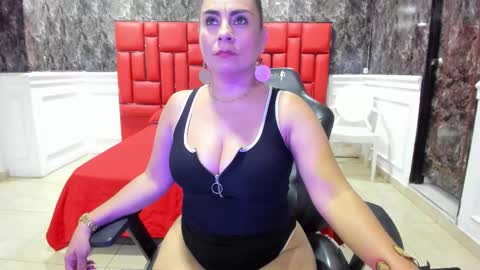 Karina online show from 10-18-25, 07:14