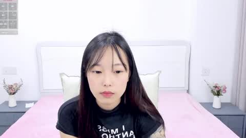 Snapshot of inadaphne chatting on 04-25-26, 05:21 Ina online show from 04-25-26, 05:21