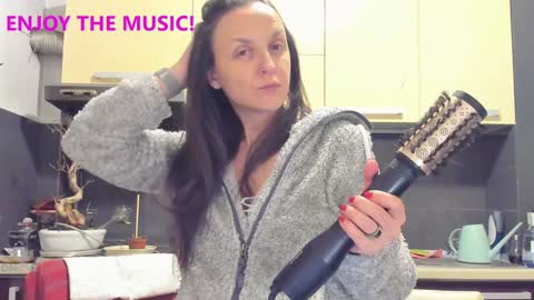 Snapshot of inakush chatting on 01-03-25, 11:55 Ina Kush online show from 01-03-25, 11:55