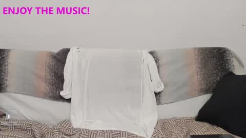 Snapshot of inakush chatting on 01-05-25, 12:31 Ina Kush online show from 01-05-25, 12:31