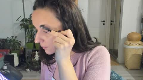 Snapshot of inakush chatting on 01-27-25, 11:33 Ina Kush online show from 01-27-25, 11:33