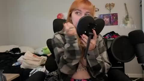 Inarafoxx online show from 04-18-26, 09:15