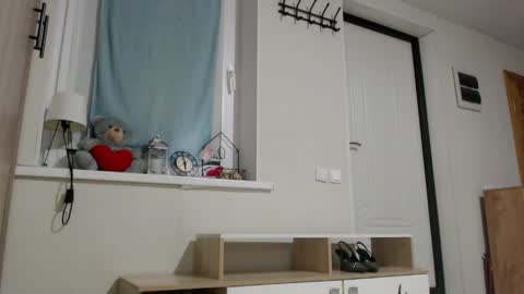 Snapshot of increible_della chatting on 04-30-26, 09:19 Della online show from 04-30-26, 09:19