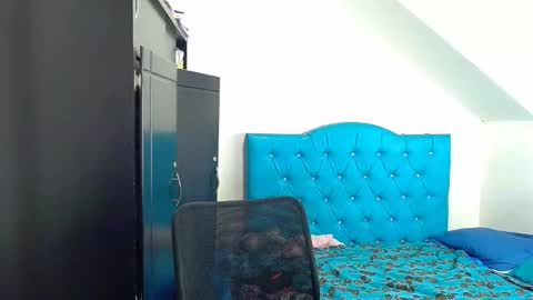 incubus_couple1 online show from 01-12-25, 07:42