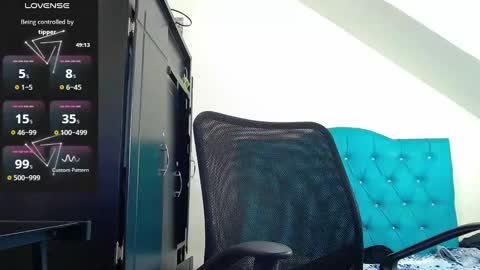 incubus_couple1 online show from 02-25-25, 02:47