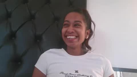 Snapshot of indanbella19 chatting on 05-15-26, 05:14 indanbella19 online show from 05-15-26, 05:14