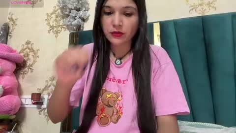 Snapshot of indian_meenakshi_69 chatting on 06-19-26, 01:21 priya online show from 06-19-26, 01:21