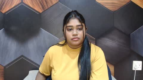 Snapshot of indian_rimmelx chatting on 06-17-26, 07:00 Melz online show from 06-17-26, 07:00