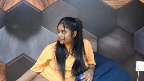 Snapshot of indian_rimmelx chatting on 06-18-26, 09:14 Melz online show from 06-18-26, 09:14