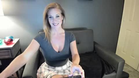 Snapshot of indianacooper chatting on 01-17-25, 04:06 IndianaCooper - Showtimes - Mon-Fri 12pm and 930PM CST SatSun 930pm CST online show from 01-17-25, 04:06