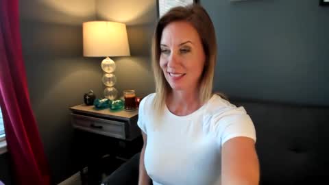 Snapshot of indianacooper chatting on 09-09-25, 07:13 IndianaCooper - Showtimes - Mon-Fri 12pm and 930PM CST SatSun 930pm CST online show from 09-09-25, 07:13