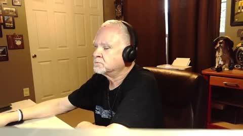 Snapshot of indianapapa chatting on 11-09-25, 02:15 Papa online show from 11-09-25, 02:15