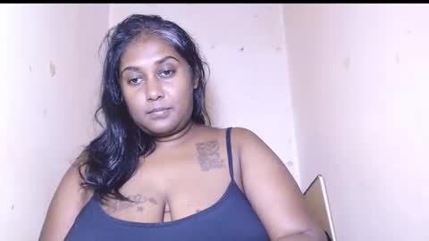 Snapshot of indiancoco chatting on 12-15-25, 06:01 candice online show from 12-15-25, 06:01