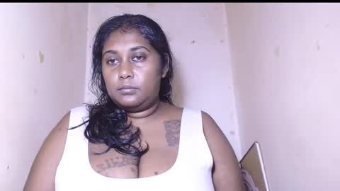 Snapshot of indiancoco chatting on 02-01-26, 06:39 candice online show from 02-01-26, 06:39