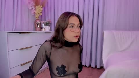 Snapshot of indiancutie_ chatting on 04-14-26, 11:05 MIA online show from 04-14-26, 11:05