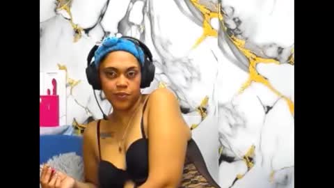 Lia online show from 05-25-26, 10:05