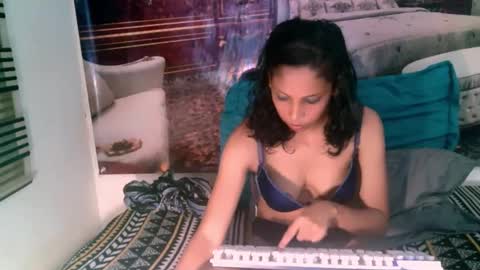 Jade online show from 01-15-25, 12:15