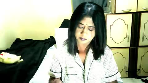 indianpleasures21 online show from 05-11-26, 06:38
