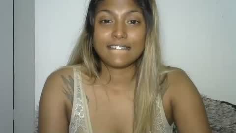 indianqtpie6 online show from 10-08-25, 06:16