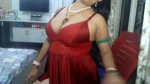 Snapshot of indianrads9 chatting on 06-12-26, 09:14 Radha online show from 06-12-26, 09:14