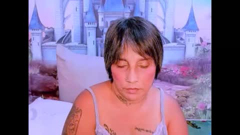 Snapshot of indianroxy07 chatting on 09-27-25, 01:21 roxy online show from 09-27-25, 01:21