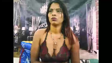 indiansexyass4u2luv online show from 11-21-25, 06:23