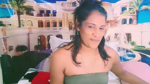 Snapshot of indiansexysmyle chatting on 10-26-25, 05:08 Azi online show from 10-26-25, 05:08