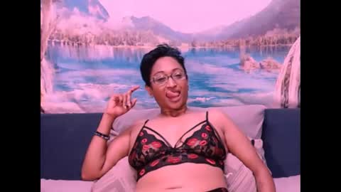 Snapshot of indianspicy69 chatting on 12-20-24, 05:36 Shreya online show from 12-20-24, 05:36