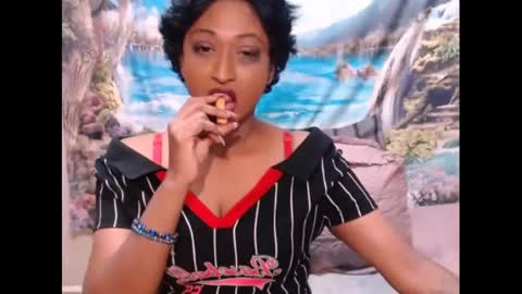 Snapshot of indianspicy69 chatting on 02-28-25, 07:14 Shreya online show from 02-28-25, 07:14