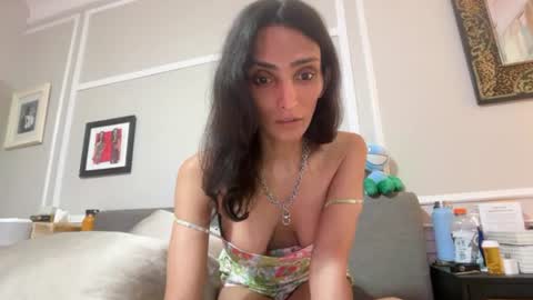 Snapshot of indiantransgirlillinois chatting on 08-04-26, 06:27 Indiantransgirlillinois online show from 08-04-26, 06:27