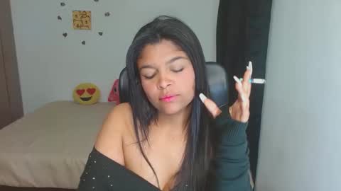 Aleja vallejo online show from 10-21-25, 01:01