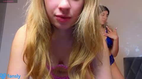 Felise and Kaely online show from 09-27-25, 07:41