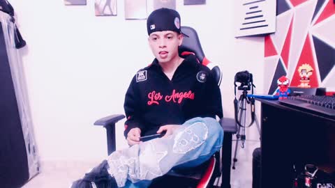 Snapshot of indomitablebeast chatting on 12-19-24, 09:07 matias online show from 12-19-24, 09:07