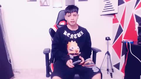 Snapshot of indomitablebeast chatting on 09-23-25, 10:13 matias online show from 09-23-25, 10:13