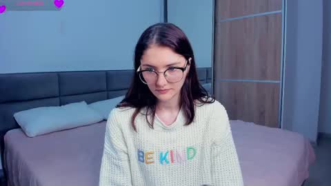 Kira online show from 09-11-25, 05:29